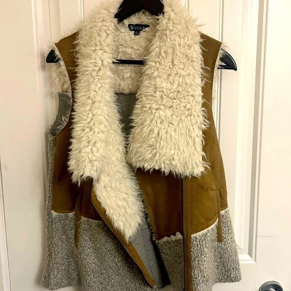 Sisters Sherpa/shearling vest size S  very good condition - Picture 2 of 8